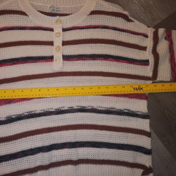 2/$30.00 Mix & Match - American Eagle Ladies 1/4 Button Closure Sweater - Picture 6 of 6